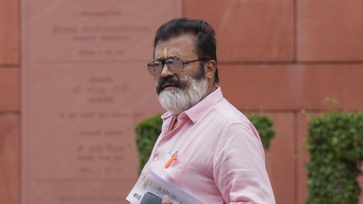 https://salarnews.in/public/uploads/images/newsimages/maannewsimage15092025_203714_Suresh Gopi Backlash Aug 5 2024.jpg